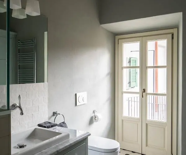 Perpenti - By Lovecomo Pianello Del Lario