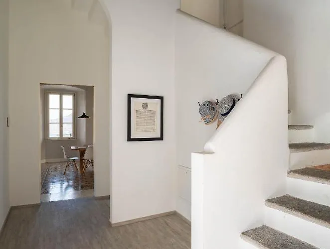 Perpenti - By Lovecomo 피아넬로 델 라리오