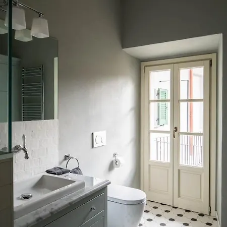 Perpenti - By Lovecomo Pianello Del Lario